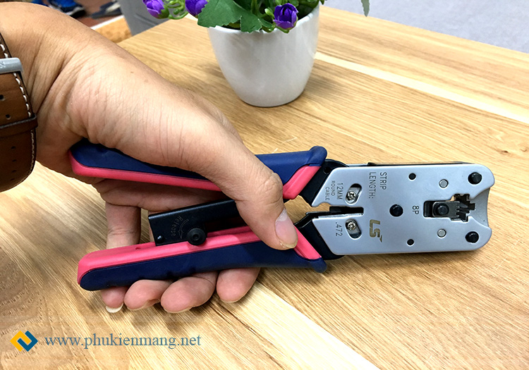 Mức độ tay cầm của kìm bấm mạng cat5e LS