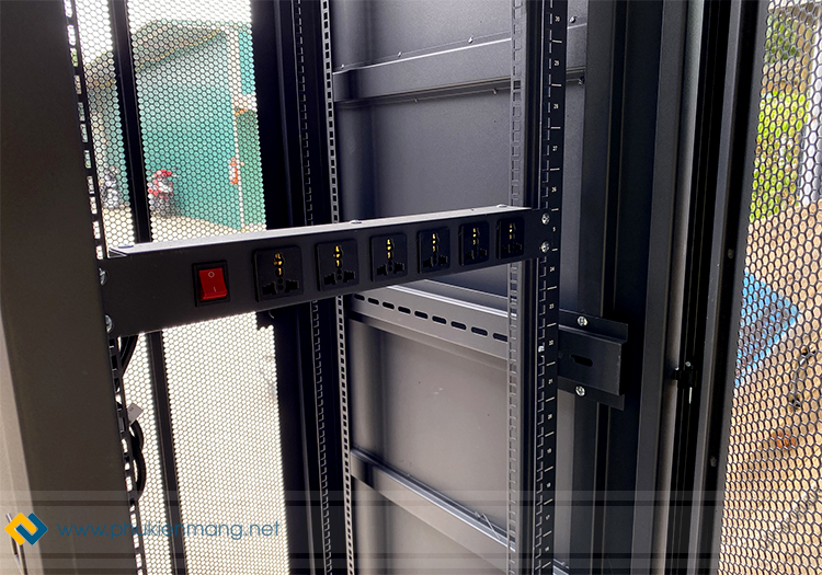 Tủ rack 42U D800, 2 cửa lưới kiểu dáng mới hãng UNIRACK giá tốt, Tủ ...